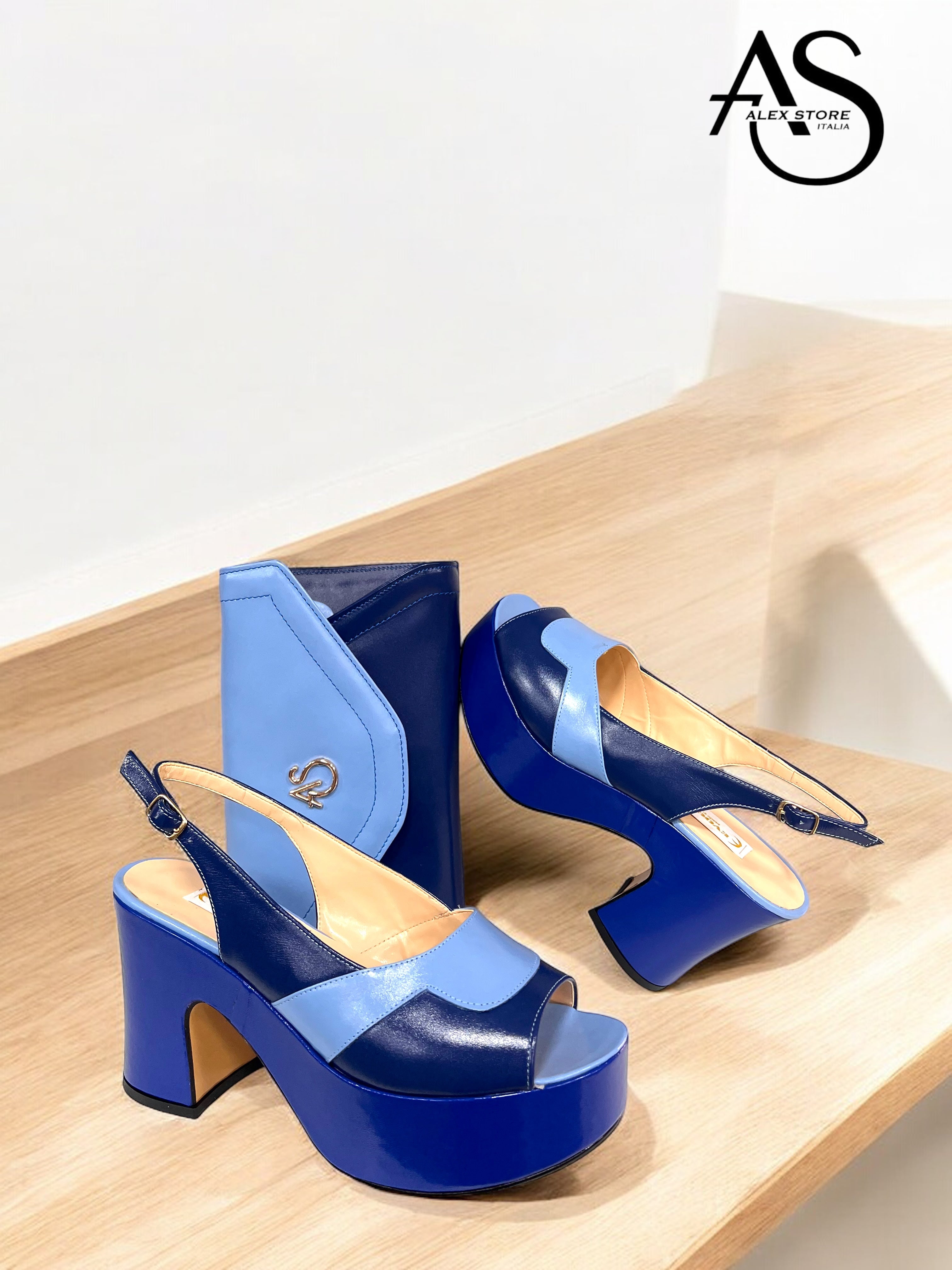 Chantal Small Set